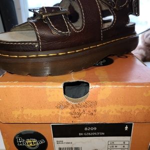 COPY - Dr. Martens Sandals size 6 US